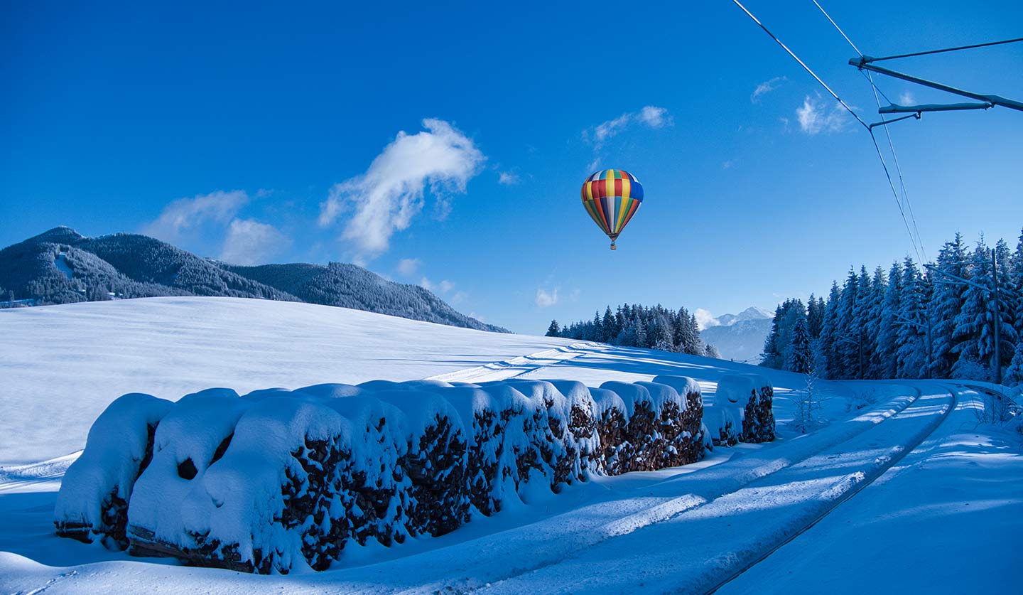 Volo in mongolfiera sulla neve: idee regalo last minute per Natale