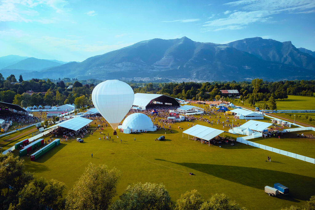 Trasforma ogni evento in un’ esperienza memorabile con il volo vincolato di Milano Mongolfiere